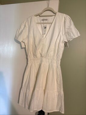 Abercrombie & Fitch Ivory V-Neck Tiered Mini Dress